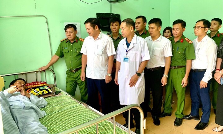Truy bắt đối tượng buôn ma túy nhiễm HIV, thiếu tá công an bị chém trọng thương 