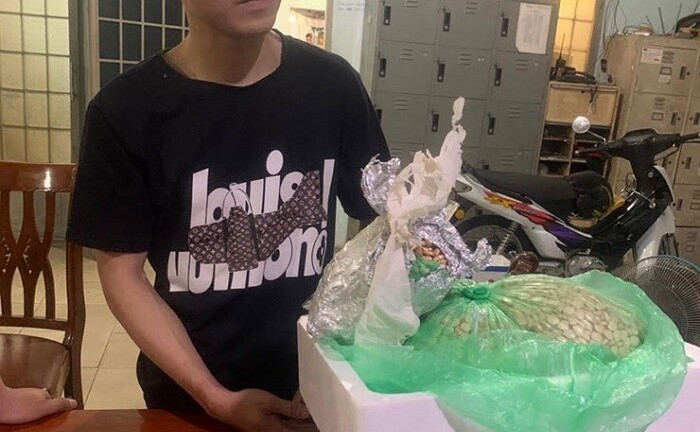 Chân dung đối tượng mua bán trái phép 10.000 viên thuốc lắc vừa sa lưới