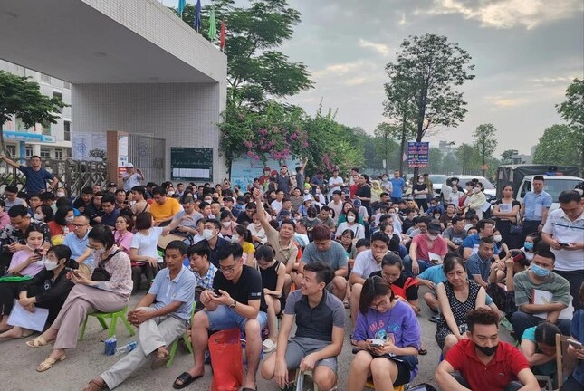 Hà Nội: Tại sao xuất hiện tình trạng “vỡ trận” trường tiểu học Vạn Bảo tại Hà Đông?