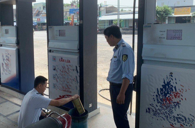 Xử phạt doanh nghiệp bán gần 3.000 lít xăng không đảm bảo chất lượng