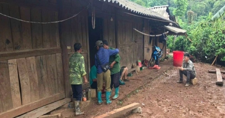 Gia đình gặp nạn khi đi qua mương cạn, 2 cháu nhỏ tử vong thương tâm