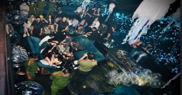 Đột kích quán bar tại trung tâm quận 1, phát hiện nhiều trường hợp dương tính với ma tuý