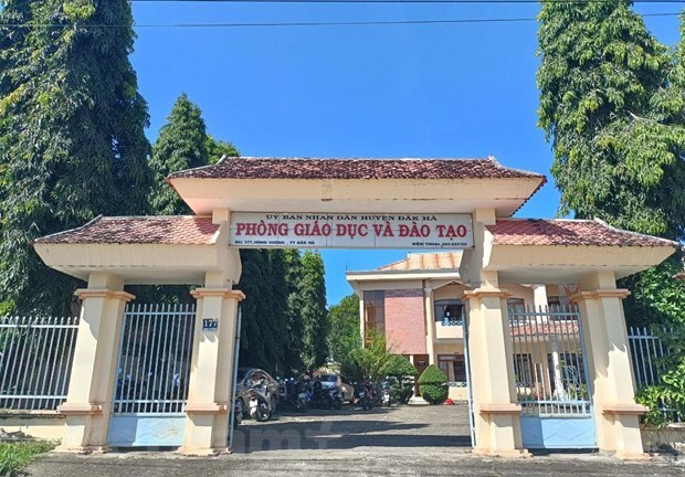 Vụ loạt lãnh đạo các trường học ở Kon Tum xin nghỉ việc: Đồng loạt kiểm tra bằng cấp viên chức quản lý các trường