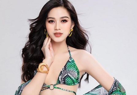 Đỗ Thị Hà diện bikini, khoe đôi chân dài 1,11m khiến ai ngắm nhìn cũng