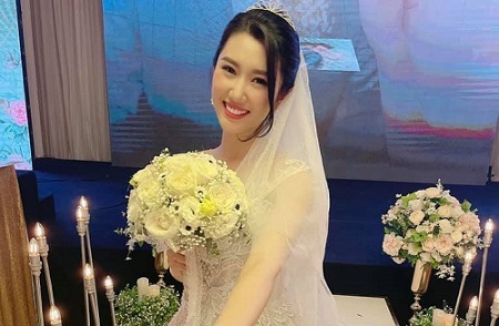 Tin tức giải trí mới nhất ngày 9/6: Thúy Ngân rộn ràng khoe nhan sắc ngọt ngào trong ảnh cưới