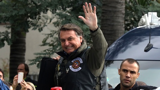 Tổng thống Brazil bị phạt hơn 100 USD vì không đeo khẩu trang