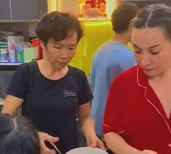 Tin tức giải trí mới nhất ngày 10/7: Phi Nhung và Hồ Văn Cường lần đầu xuất hiện cùng nhau sau ồn ào cát-xê