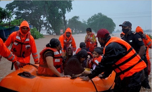 Lũ lụt và sạt lở đất kinh hoàng tại Ấn Độ, hơn 100 người thiệt mạng 