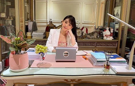 Hoa hậu Lê Âu Ngân Anh được thăng chức giám đốc sau 1 năm giảng dạy tại Đại học Hoa Sen