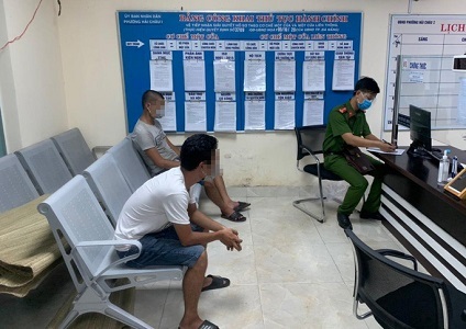Đà Nẵng: Thông chốt kiểm dịch đi mua rượu, 2 thanh niên bị đề xuất phạt 15 triệu đồng