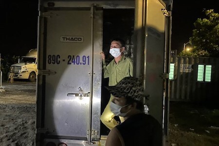 Hải Phòng: Con trai giấu bố trong thùng xe để trốn chốt kiểm soát COVID-19