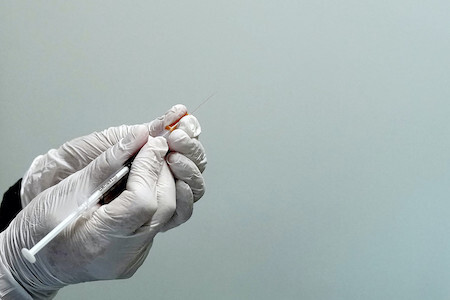 Nhật Bản bắt đầu thảo luận về việc tiêm mũi vaccine ngừa COVID-19 thứ 3 