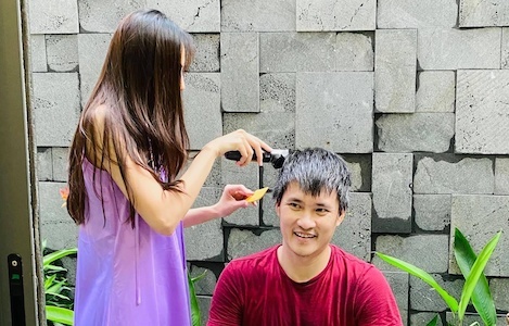 Công Vinh đăng ảnh gia đình hạnh phúc, Thủy Tiên vướng tin đồn mang thai lần 2