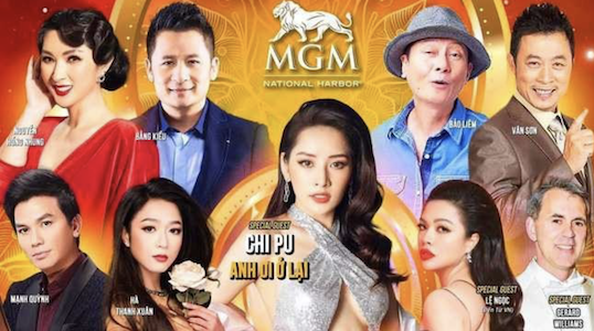 Chi Pu lần đầu hát live ở Mỹ, diện trang phục đỏ 
