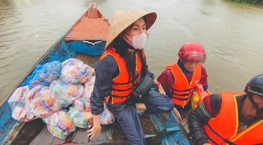 Vụ ca sĩ Thủy Tiên làm từ thiện: Địa phương nói gì về kết luận ban đầu của công an?