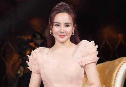 Vy Oanh tuyên bố làm điều đặc biệt nếu nhận 1 tỷ đồng từ bà Nguyễn Phương Hằng