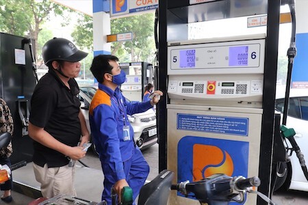 Tùy tiện tăng giá bán xăng lên 1.000 đồng/lít, một cửa hàng xăng dầu bị xử phạt