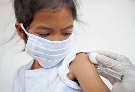Thủ tướng yêu cầu nghiên cứu việc tiêm vaccine ngừa COVID-19 cho trẻ 3-5 tuổi