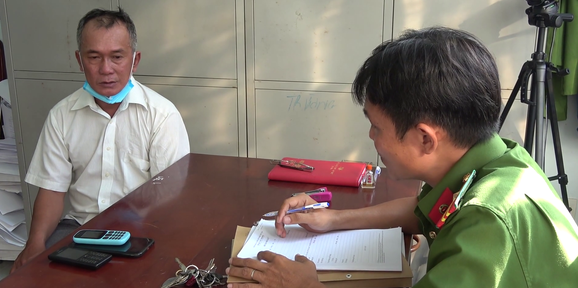 Tạm giữ đối tượng lừa đảo lấy 280 tờ vé số của người khuyết tật