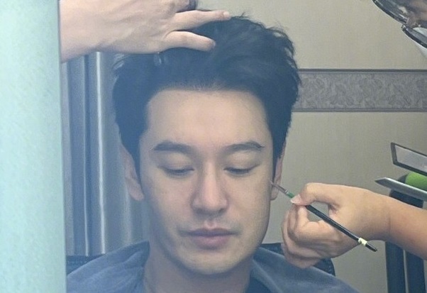 Tin tức sao Hoa ngữ mới nhất ngày 9/6: Huỳnh Hiểu Minh lộ diện với gương mặt sưng bất thường 