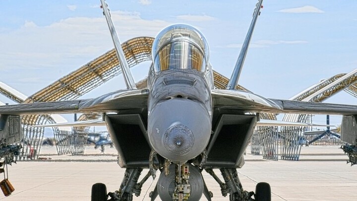 Mỹ trục vớt thành công tiêm kích F-18 bị mất tích