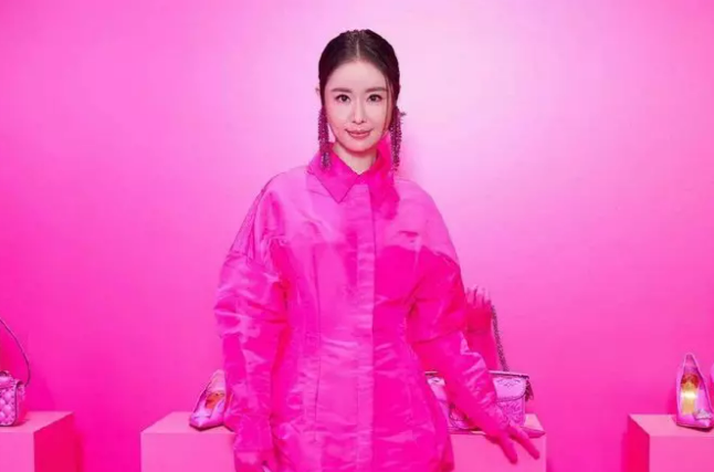 Tin tức sao Hoa ngữ mới nhất ngày 29/8: Lâm Tâm Như xinh đẹp tại sự kiện, nhắc đến Lâm Chí Dĩnh 