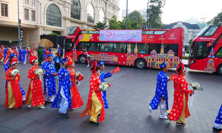 TP. HCM: 100 cặp đôi tham gia lễ cưới tập thể trong ngày Quốc khánh 2/9