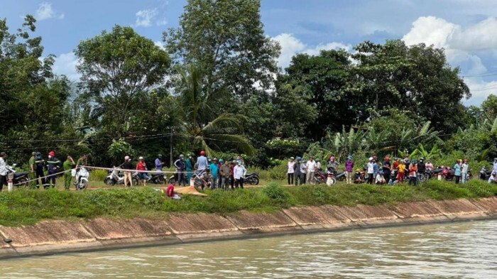 Tây Ninh: Phát hiện 3 mẹ con tử vong bất thường dưới kênh