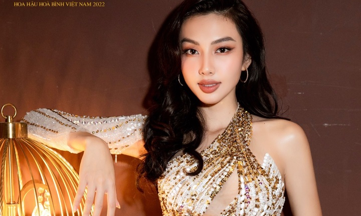 Hoa hậu Thùy Tiên tuyên bố