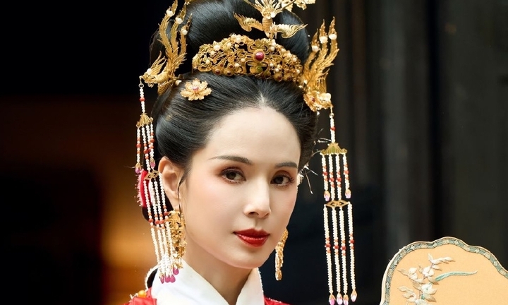 Tin tức sao Hoa ngữ mới nhất ngày 9/10: Lý Nhược Đồng được khen ngợi khi diện đồ cổ trang