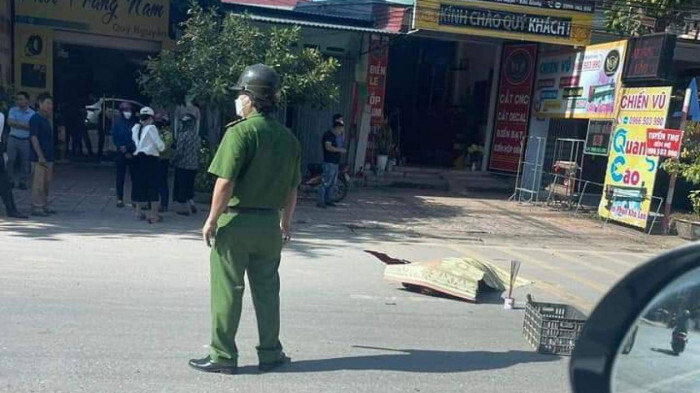 Tin tức tai nạn giao thông mới ngày 15/10: Phanh gấp khi đến ngã tư, 1 thanh niên Bắc Giang tử vong dưới gầm xe khách