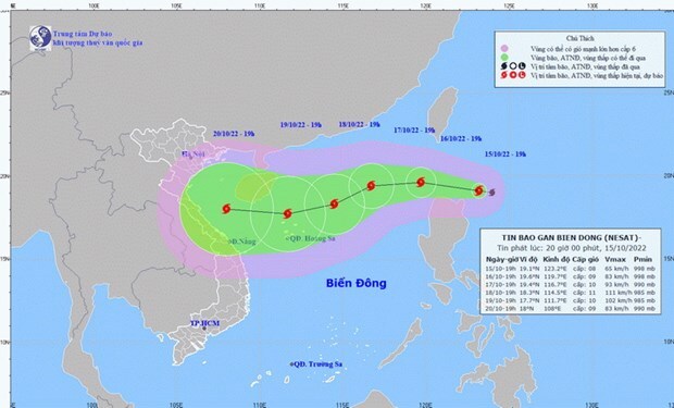Bão Nesat hướng vào Biển Đông, có khả năng mạnh thêm 