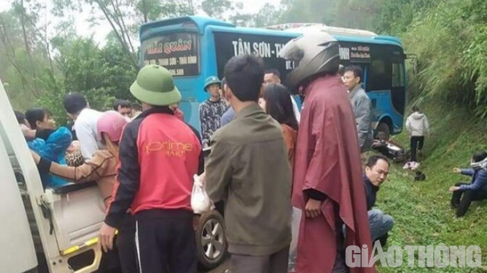 Tin tức tai nạn giao thông mới ngày 21/10: Tai nạn liên hoàn ở Phú Thọ, 8 người bị thương