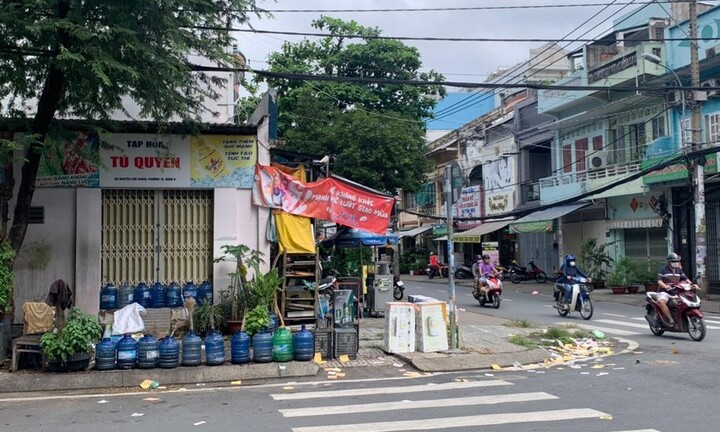 Vụ thanh niên bị chém tử vong ở TP.HCM: Công an trích xuất camera