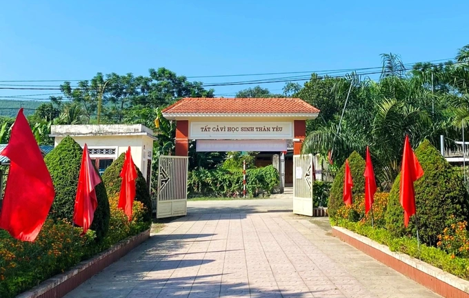 Vụ hiệu trưởng bị phụ huynh vác dao bắt quỳ: Trần tình của người trong cuộc