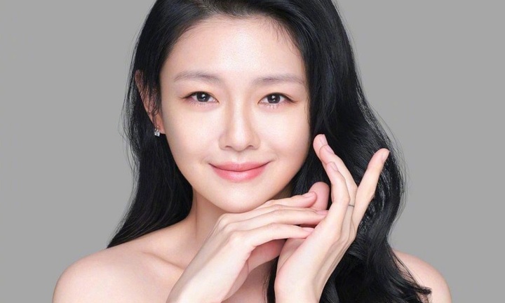 Tin tức sao Hoa ngữ mới nhất ngày 24/11: Từ Hy Viên vướng tin dùng tiền chu cấp ly hôn nuôi chồng mới