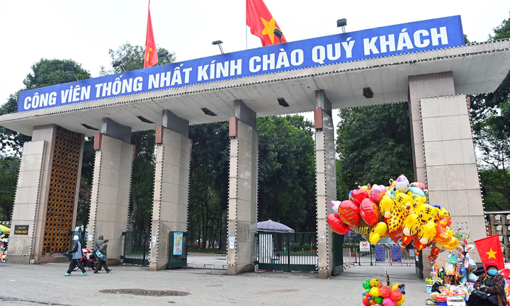 Hà Nội bỏ một phần tường rào công viên Thống Nhất, kết nối với phố đi bộ