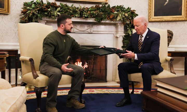 Tổng thống Biden tuyên bố Mỹ sát cánh cùng Ukraine trong năm 2023