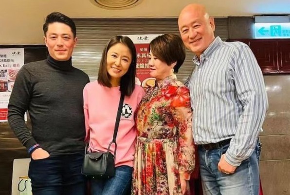 Tin tức sao Hoa ngữ mới nhất ngày 5/1: Lâm Tâm Như - Hoắc Kiến Hoa gặp bạn bè dịp đầu năm 