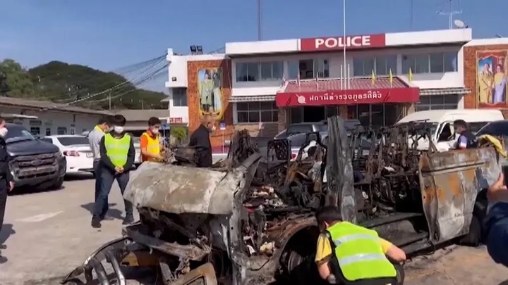 Tai nạn xe khách đêm giao thừa ở Thái Lan: 11 người chết cháy, có 2 trẻ em