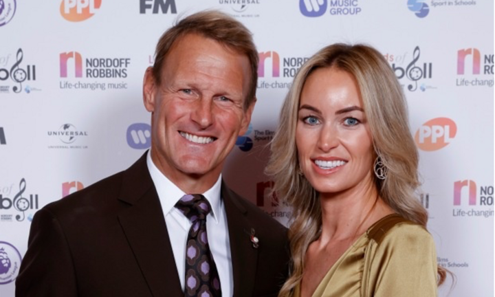 Điểm mặt những chàng cầu thủ hơn vợ cả