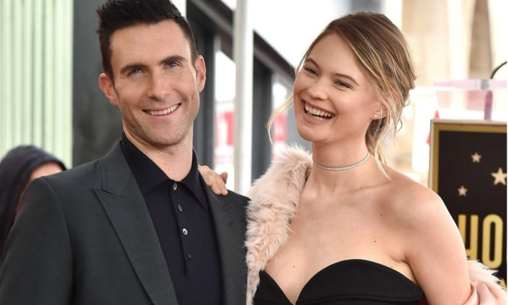 Adam Levine chào đón con thứ ba