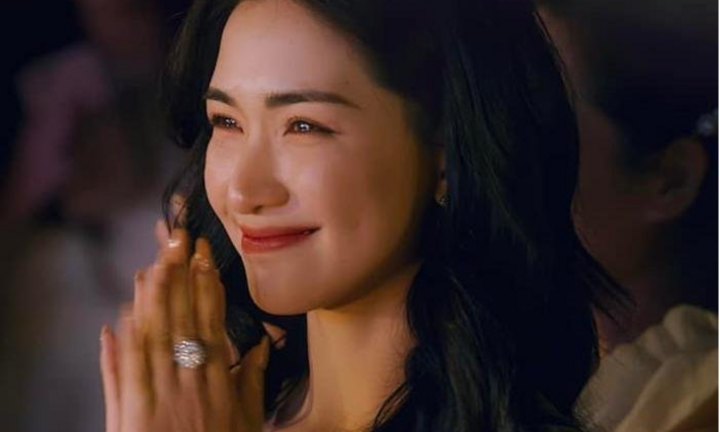 Hoà Minzy 'cầu xin' khán giả xoá video liên quan sự cố trang phục