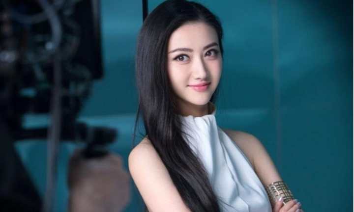 Cảnh Điềm bị bạn trai cũ bán cảnh nóng lấy tiền trả nợ cờ bạc