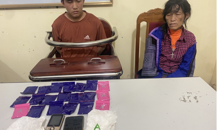Sơn La: Bắt giữ 2 mẹ con vận chuyển 4.000 viên ma túy