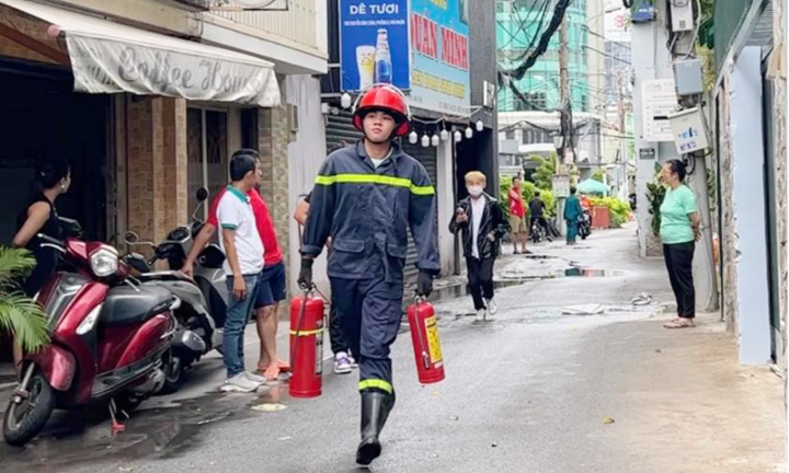 TP.HCM: Cháy quán bar, nhiều người tháo chạy