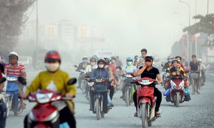 Tại sao không ra nắng mà da vẫn bị sạm đen?