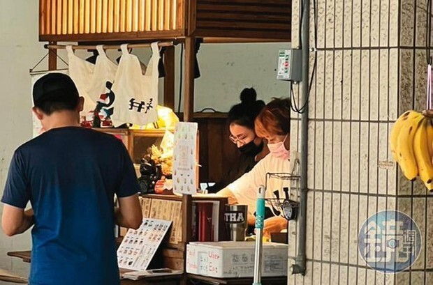 Nữ ca sĩ Đài Loan chịu 