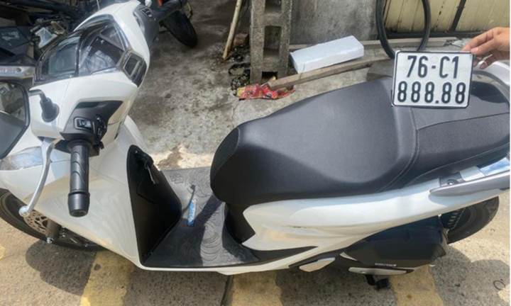 Thợ sửa xe máy có 