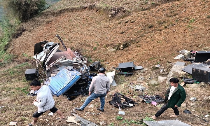 Tài xế kể lại phút sinh tử khi xe lao xuống vực sâu 100m ở Sapa